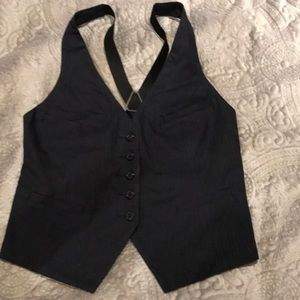 Forever 21 Black cropped vest